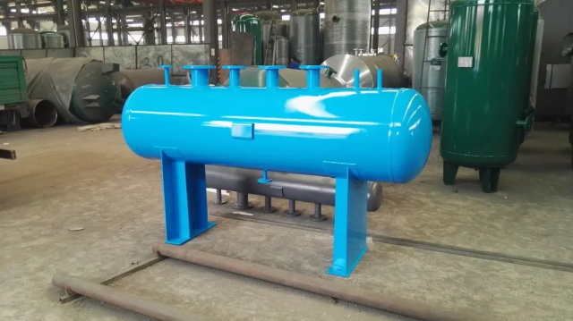 营山蒸汽分汽缸的拆除